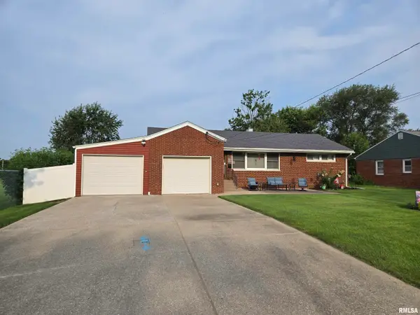 170 S Pleasant Avenue, Galesburg, IL 61401