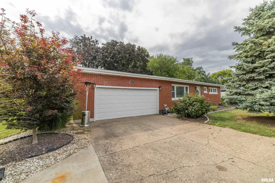 2631 N 12th Street, Quincy, IL 62305 - #3