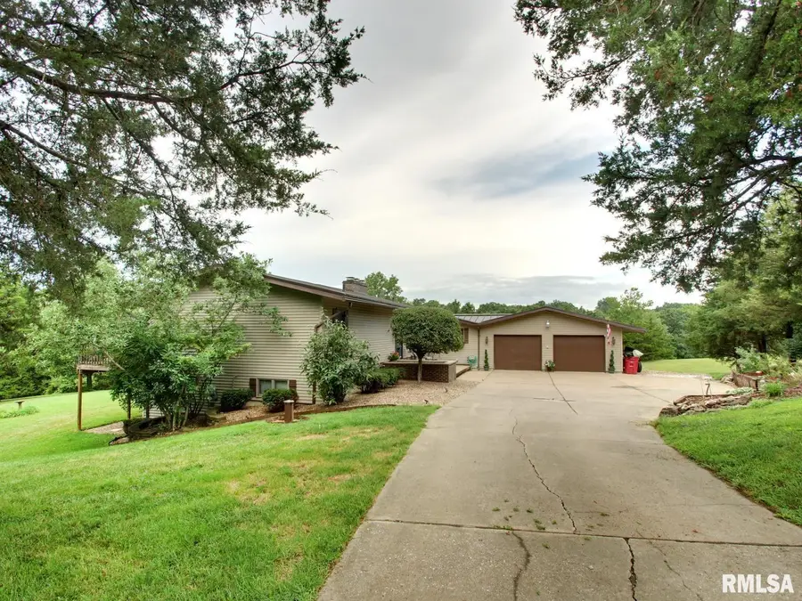 1414 Eastate Drive, Quincy, IL 62305 - #2