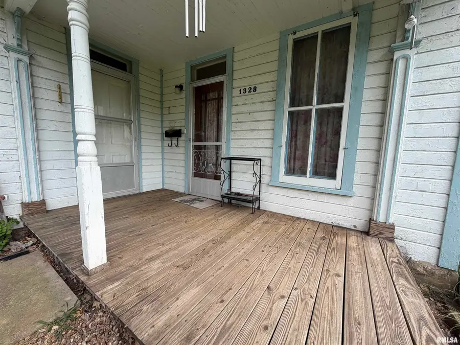 1328 Mortimer Street, Barry, IL 62312 - #3