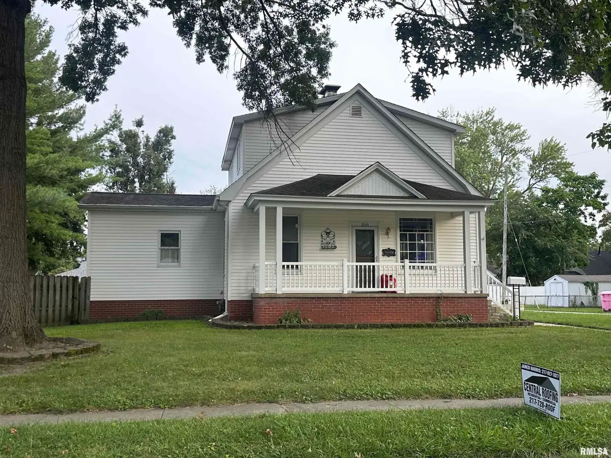 200 E Palmer Street, Taylorville, IL 62568 - #1