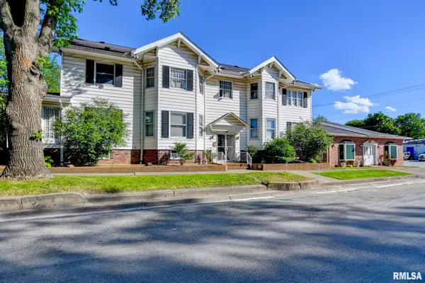 200 S Maple Street, Nokomis, IL 62075