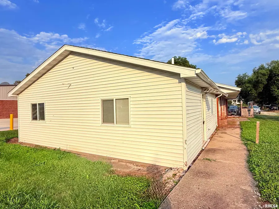 114 Central Avenue, Kincaid, IL 62540 - #2