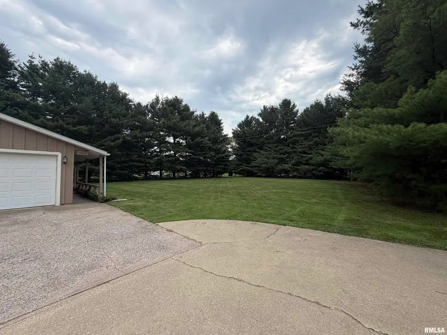 975 Johnston Street, Galesburg, IL 61401 - #3