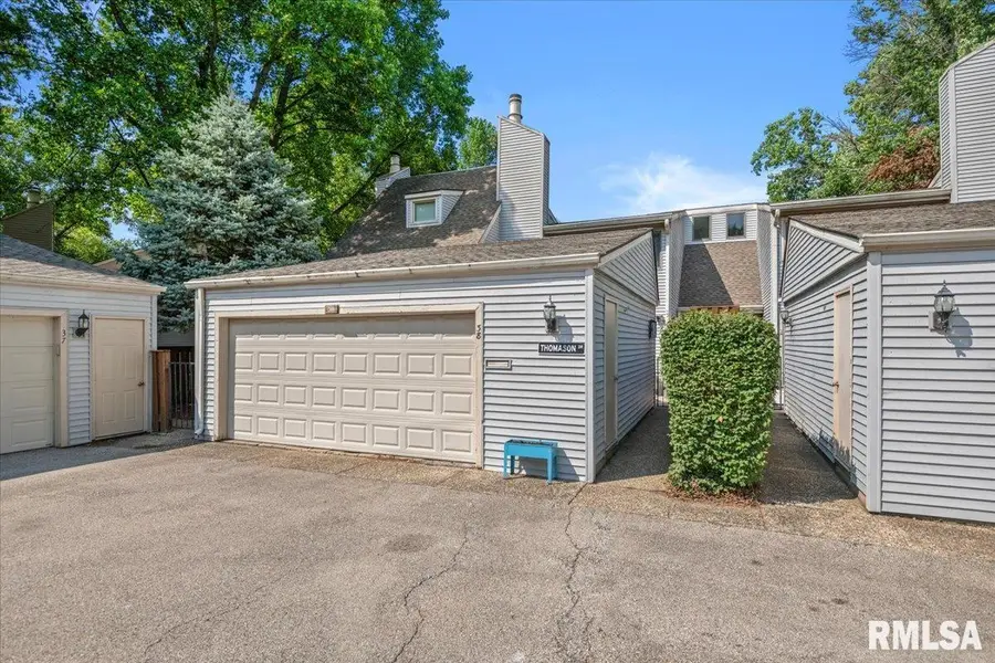 38 Country Place, Springfield, IL 62703 - #2