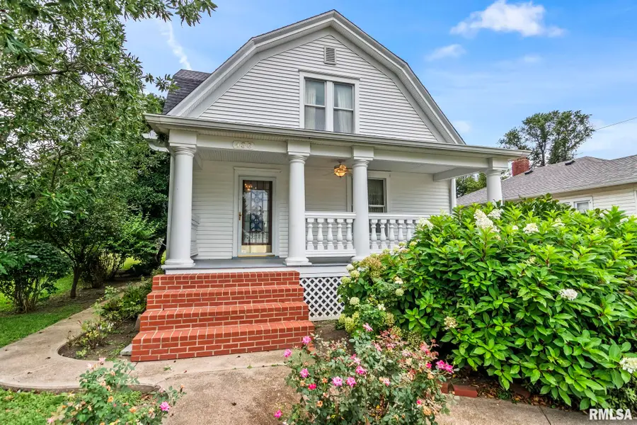 438 N 7th Street, Auburn, IL 62615 - #3