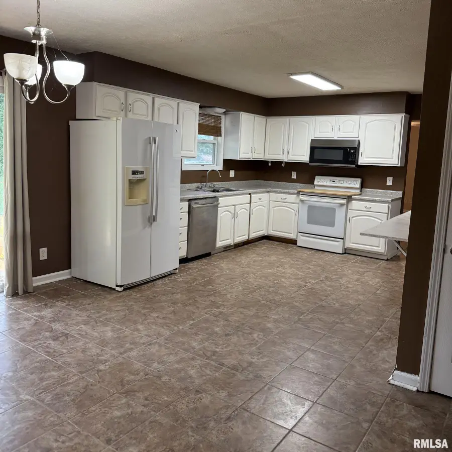 26 Woods Mill Road, Sherman, IL 62684 - #3
