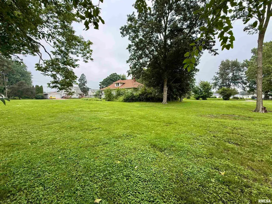 105 N Jefferson Street, Abingdon, IL 61410 - #3