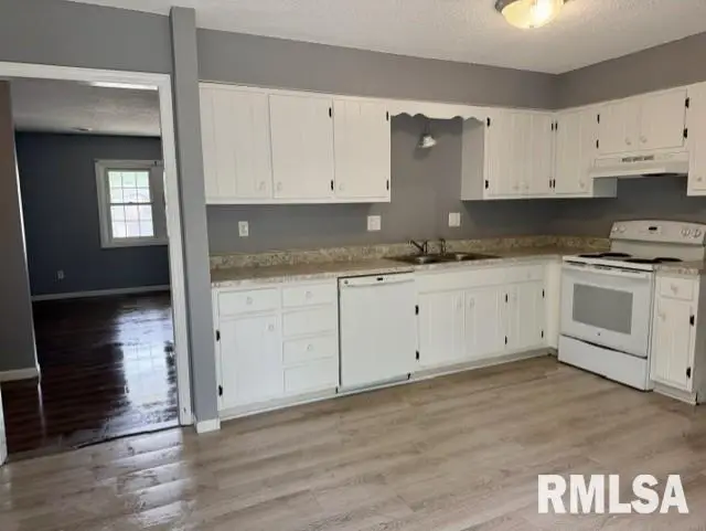 2811 Monmouth Court, Springfield, IL 62704 - #3