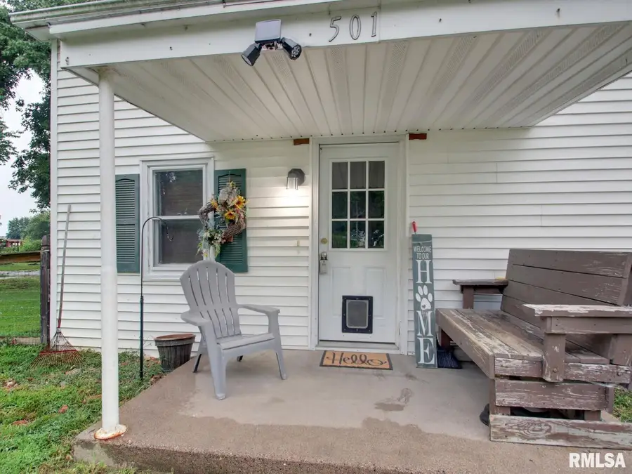 501 N Chestnut Street, Mendon, IL 62351 - #3
