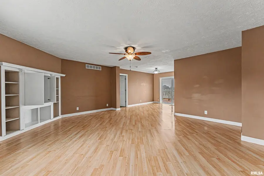 809 W Monroe Street, Athens, IL 62613 - #2