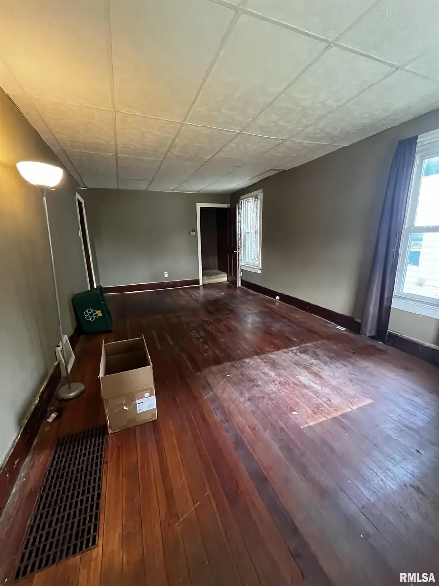 2824 S 16th Street, Springfield, IL 62703 - #2