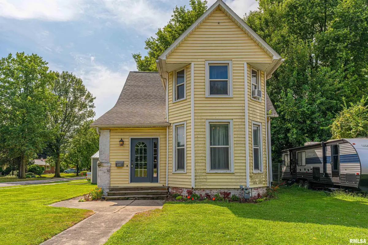 301 N Elm Street, Lincoln, IL 62656 - #1