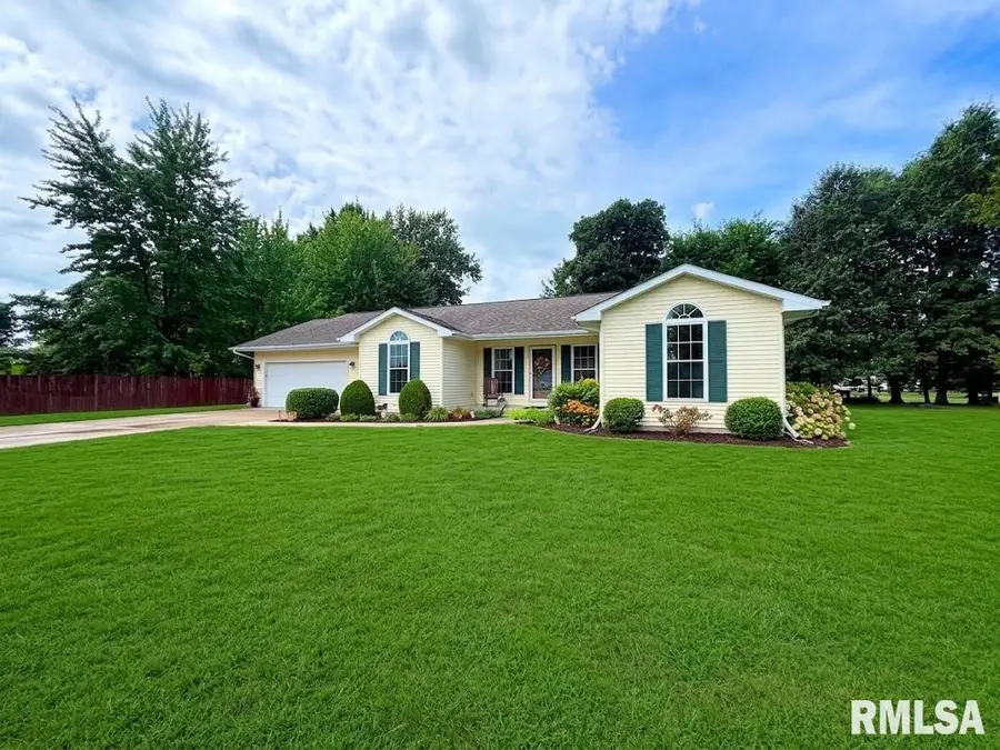 7 Carol Court, Taylorville, IL 62568 - #2