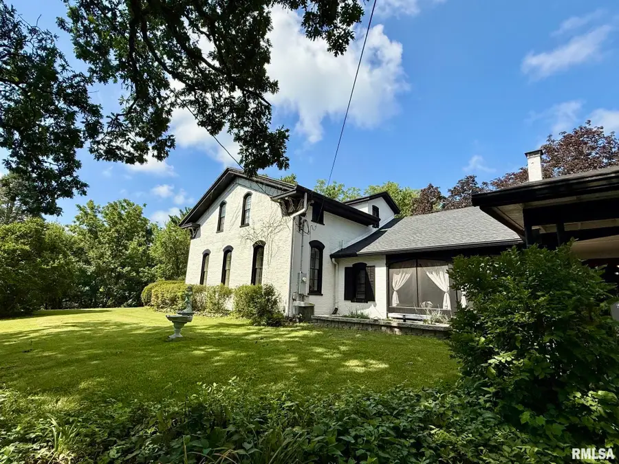 503 W Sheridan Road, Petersburg, IL 62675 - #2