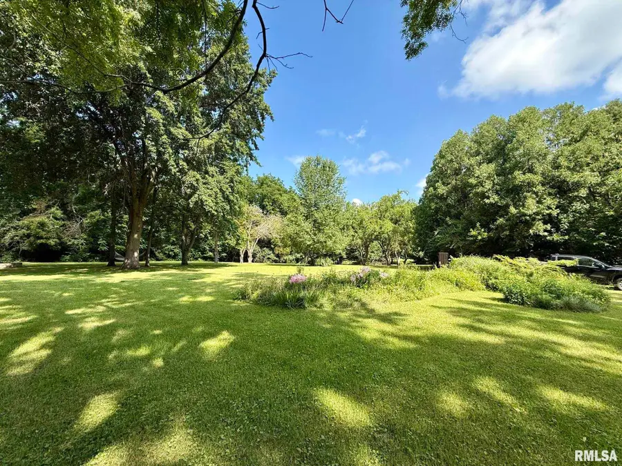 503 W Sheridan Road, Petersburg, IL 62675 - #3