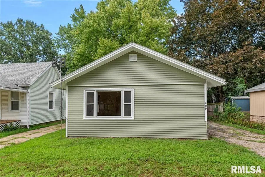 209 Yates Avenue, Springfield, IL 62702 - #2