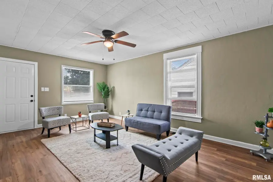 2065 N 8th Street, Springfield, IL 62702 - #2