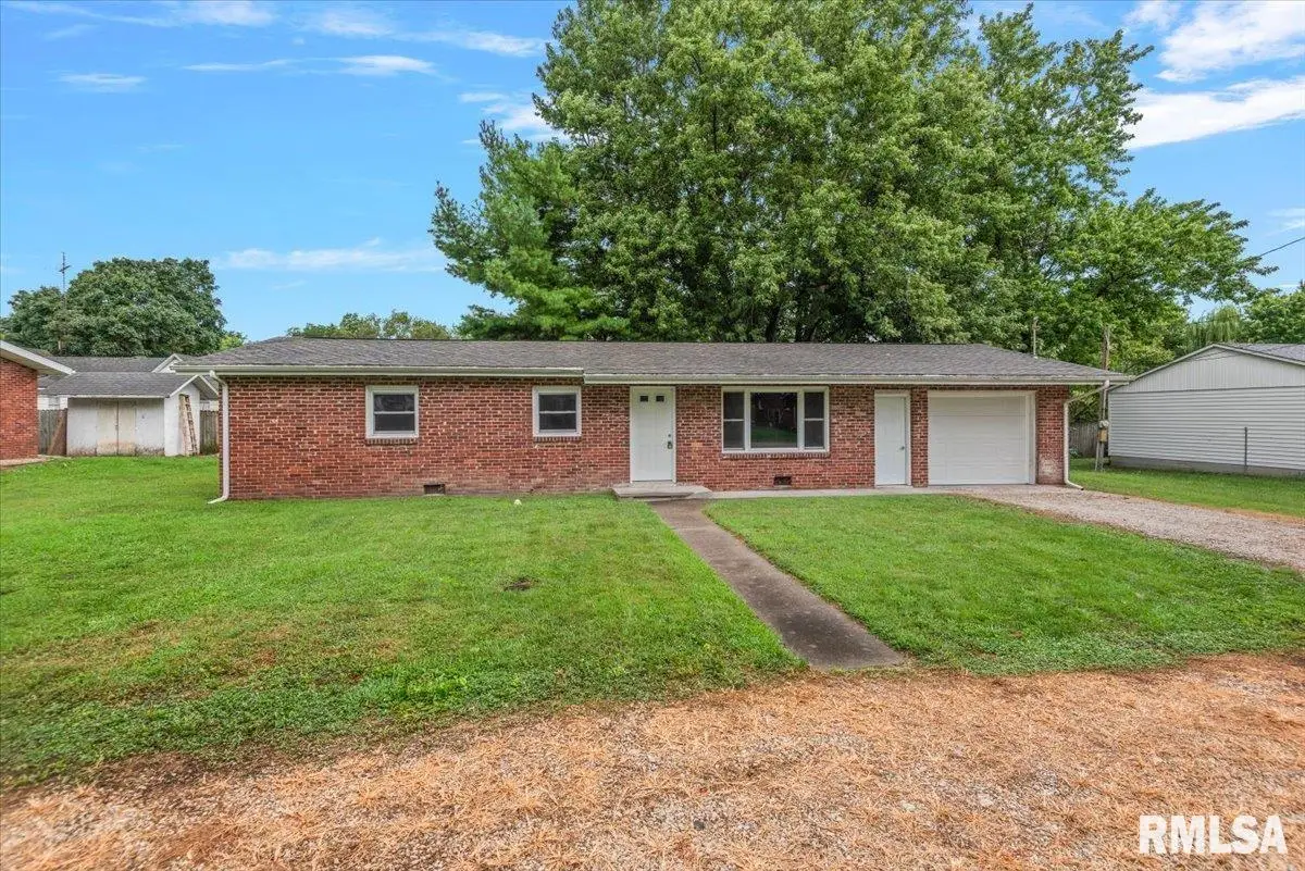 103 N Page Street, Morrisonville, IL 62546 - #1