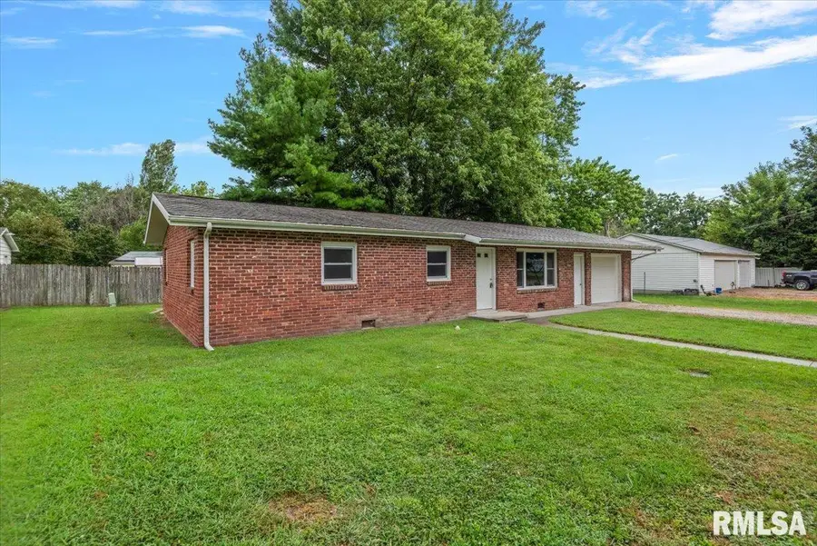 103 N Page Street, Morrisonville, IL 62546 - #2