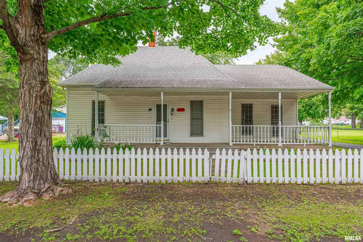 603 W Jackson Street, Athens, IL 62613 - #1