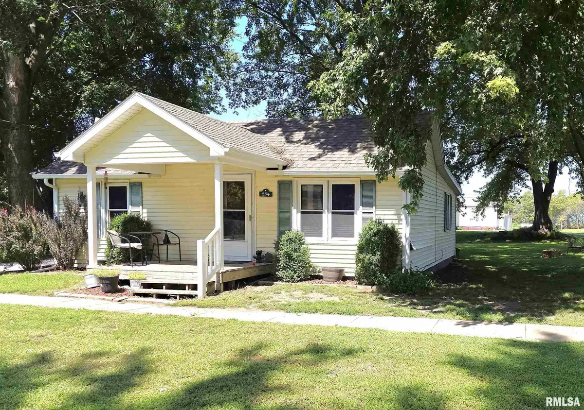 254 E Monroe, Greenview, IL 62642 - #1