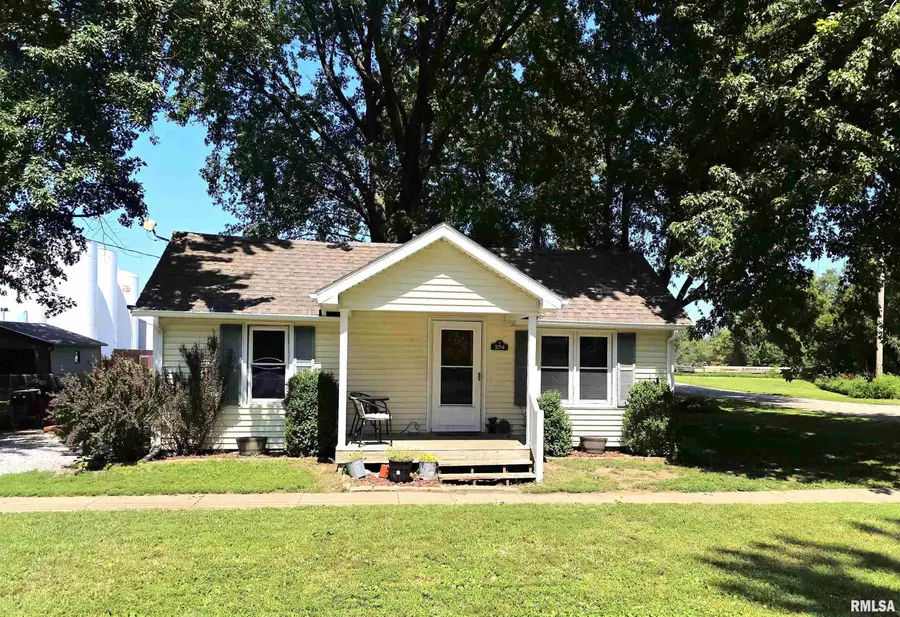 254 E Monroe, Greenview, IL 62642 - #2