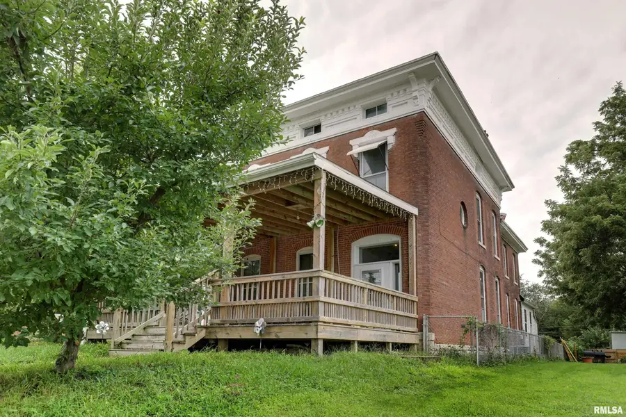929 N 6th Street, Quincy, IL 62301 - #2