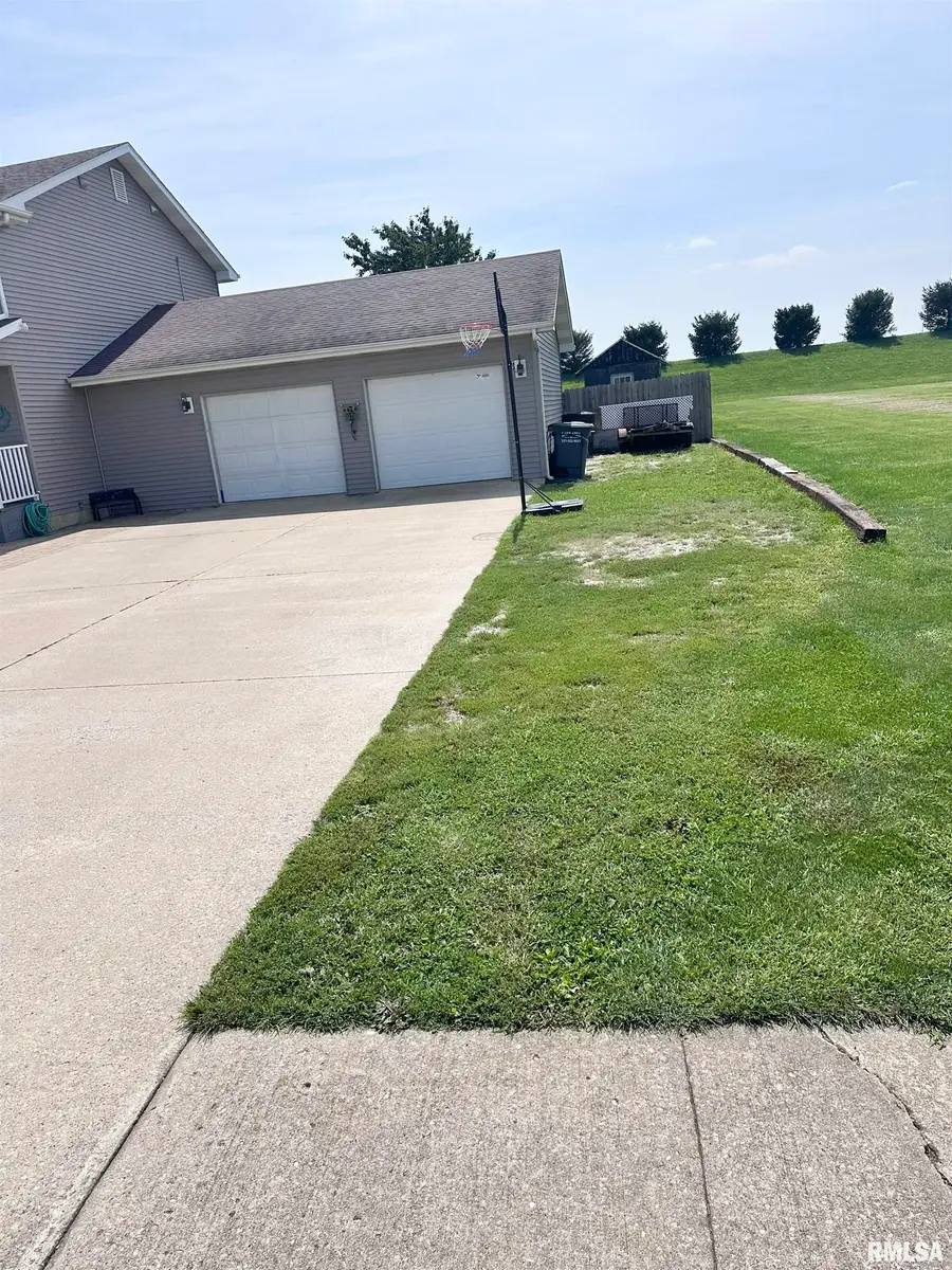 1911 Southbrooke Road, Jacksonville, IL 62650 - #3