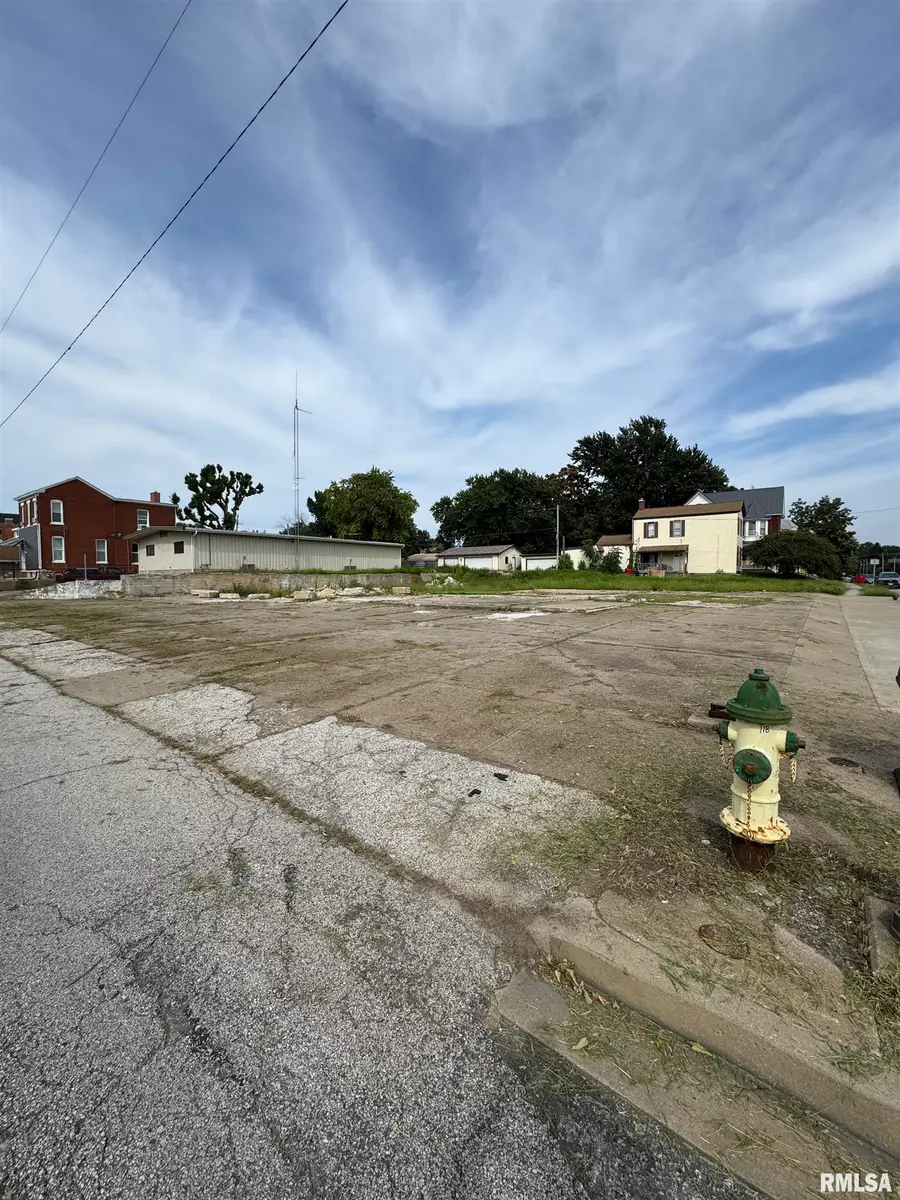 200-208 N 12th Street, Quincy, IL 62301 - #2