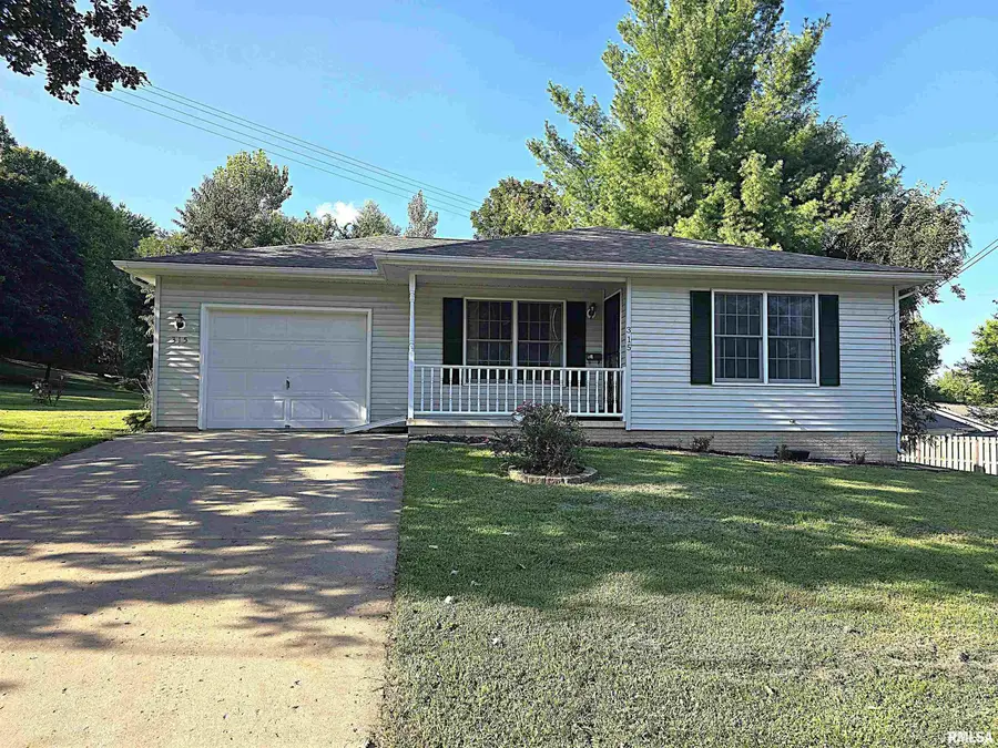 315 W Antle Street, Petersburg, IL 62675 - #2