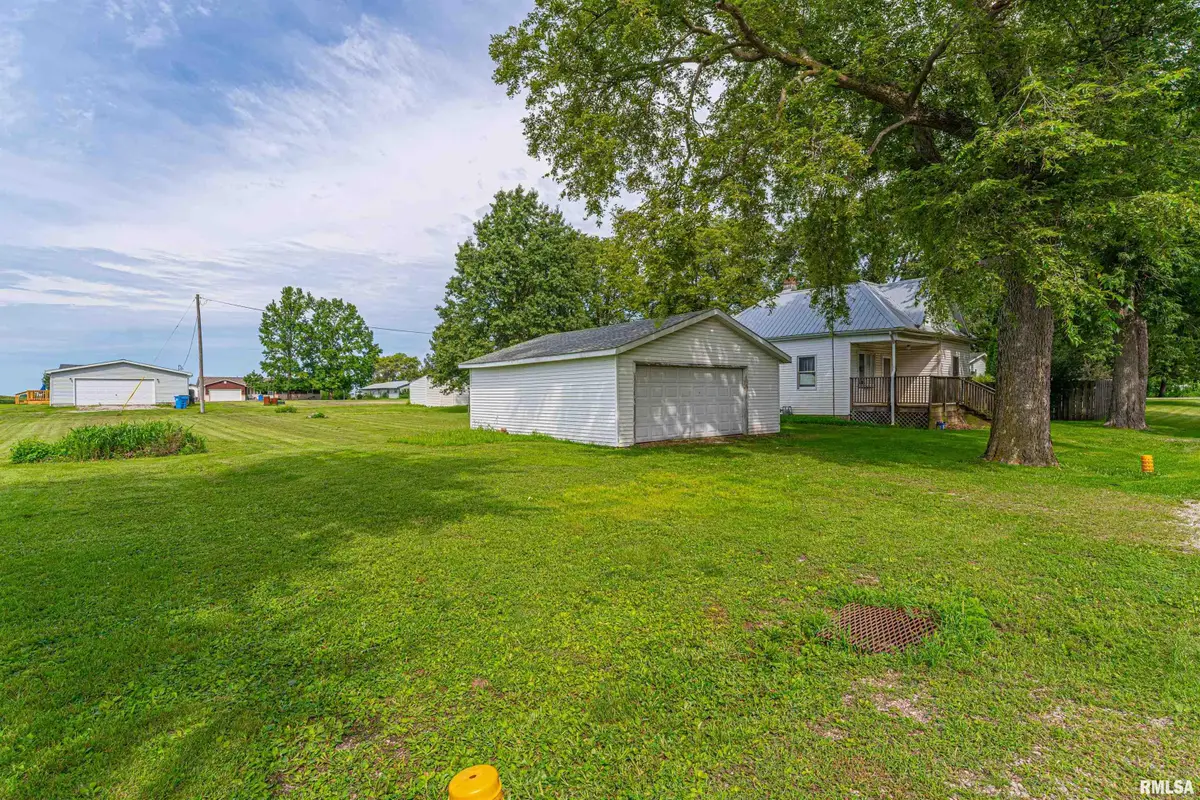 109 S Mulberry Street, Chestnut, IL 62518 - #1