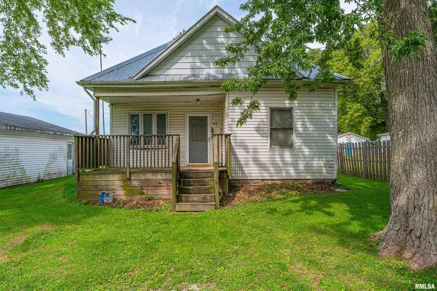 109 S Mulberry Street, Chestnut, IL 62518 - #2