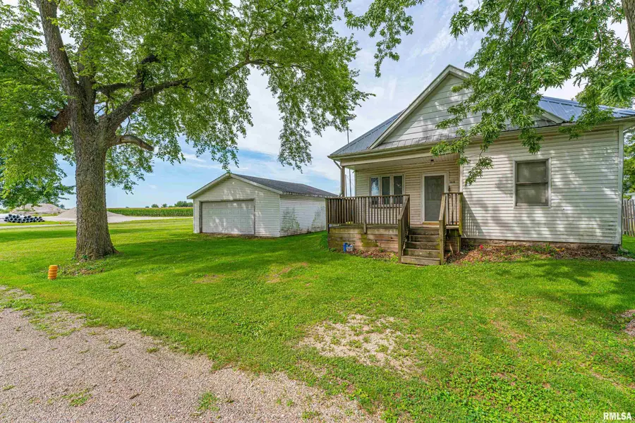 109 S Mulberry Street, Chestnut, IL 62518 - #3