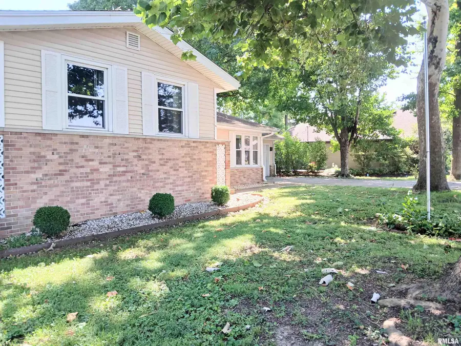 65 Lambert Lane, Springfield, IL 62704 - #3