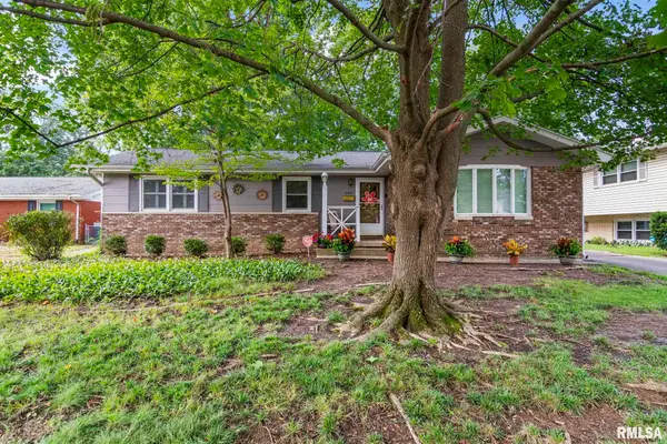 2340 Grinnell Drive, Springfield, IL 62704