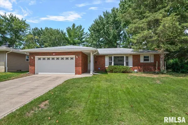 821 Roanoke Drive, Springfield, IL 62702