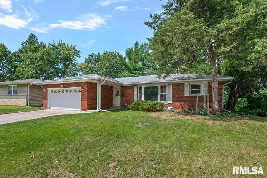 821 Roanoke Drive, Springfield, IL 62702 - #2