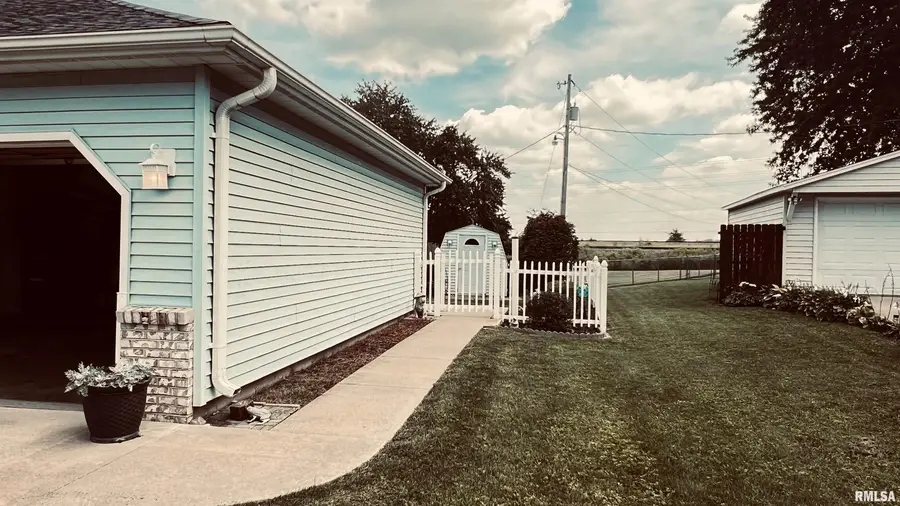 1495 Oriole Drive, Galesburg, IL 61401 - #2