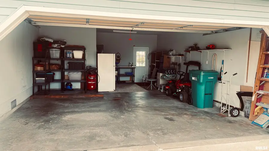 1495 Oriole Drive, Galesburg, IL 61401 - #3