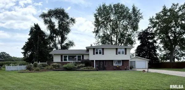 374 Kenwick Drive, Galesburg, IL 61401