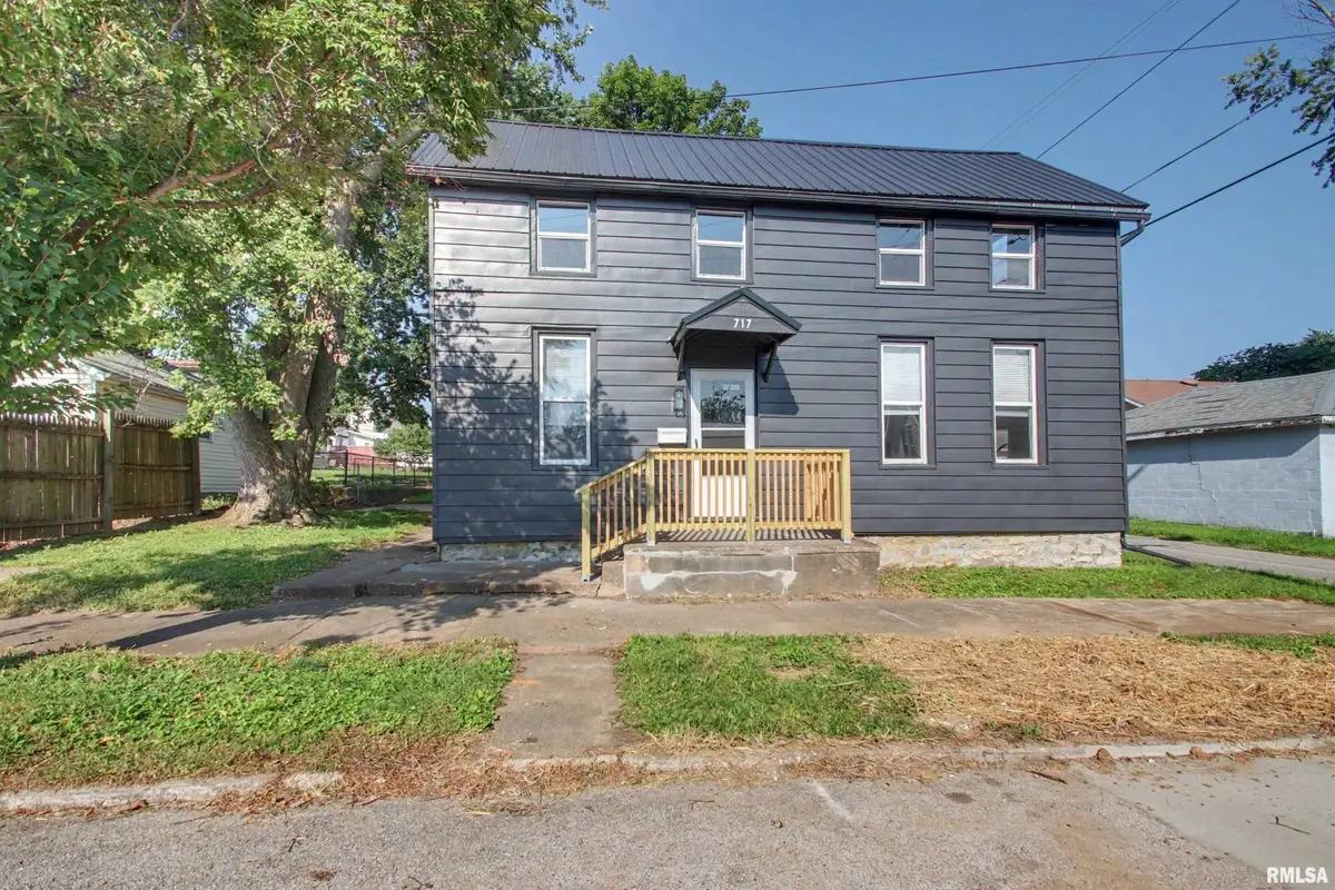 717 N 15th Street, Quincy, IL 62301 - #1