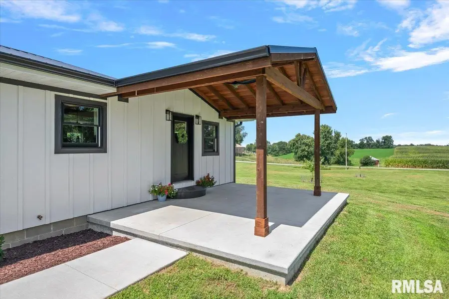 1503 N Mt Zion Road, Jacksonville, IL 62650 - #3