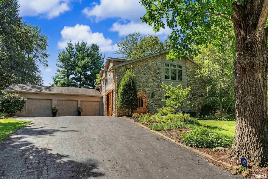 5388 Smith Road, Pleasant Plains, IL 62677 - #3