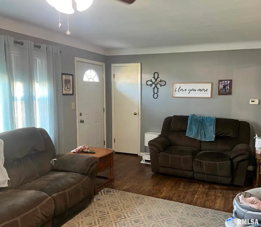 207 N Illinois Street, Camp Point, IL 62320 - #2