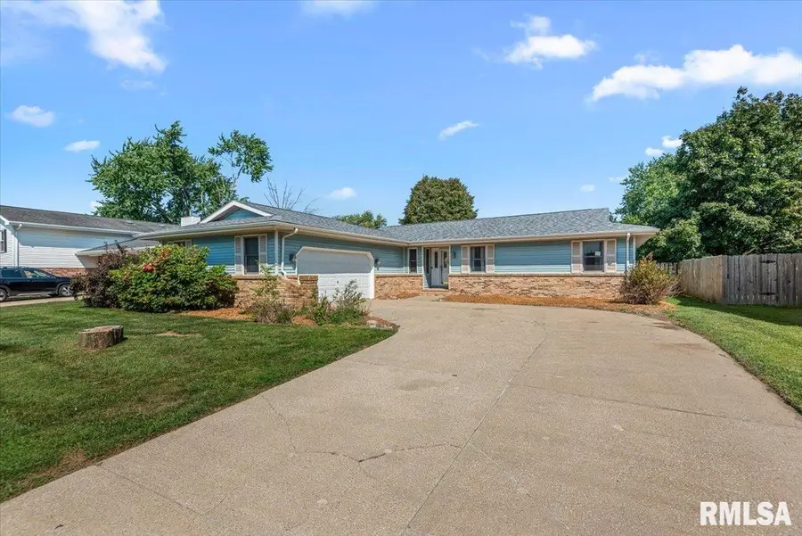 2517 Columbus Circle, Springfield, IL 62703 - #3