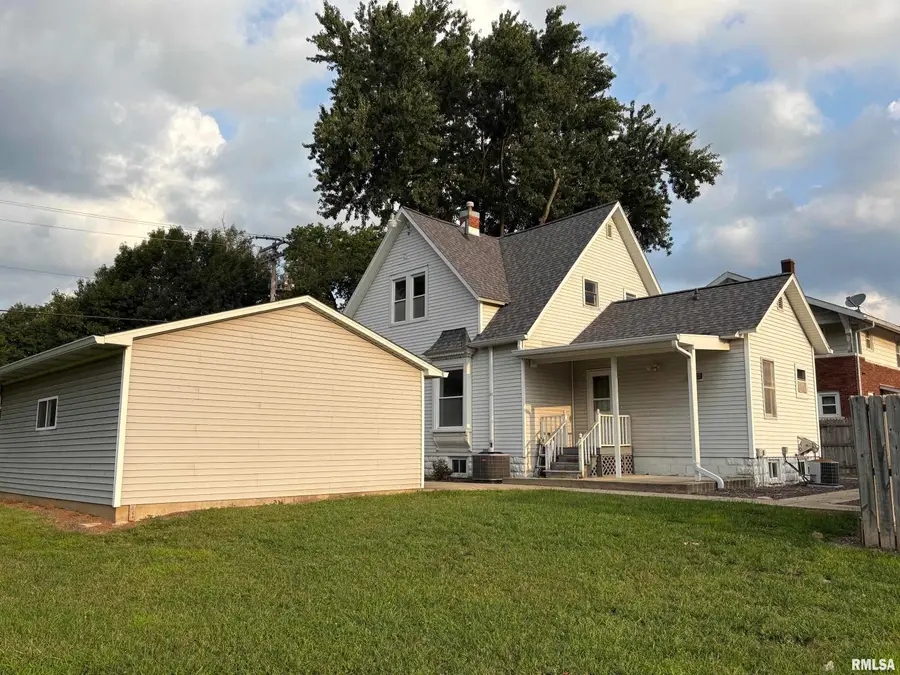 308 S Cherokee Street, Taylorville, IL 62568 - #2