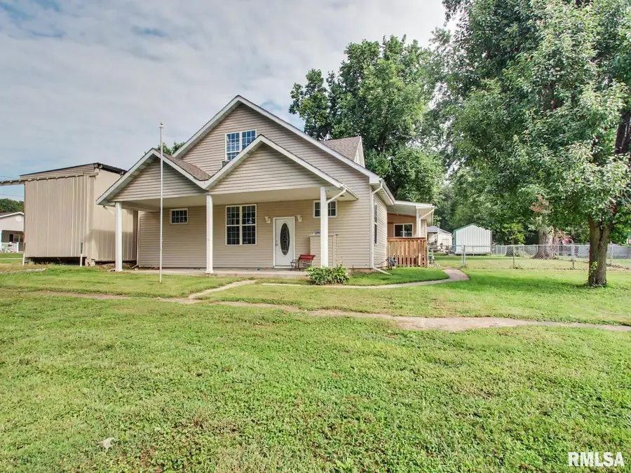 395 W Grand Street, Kinderhook, IL 62345 - #2