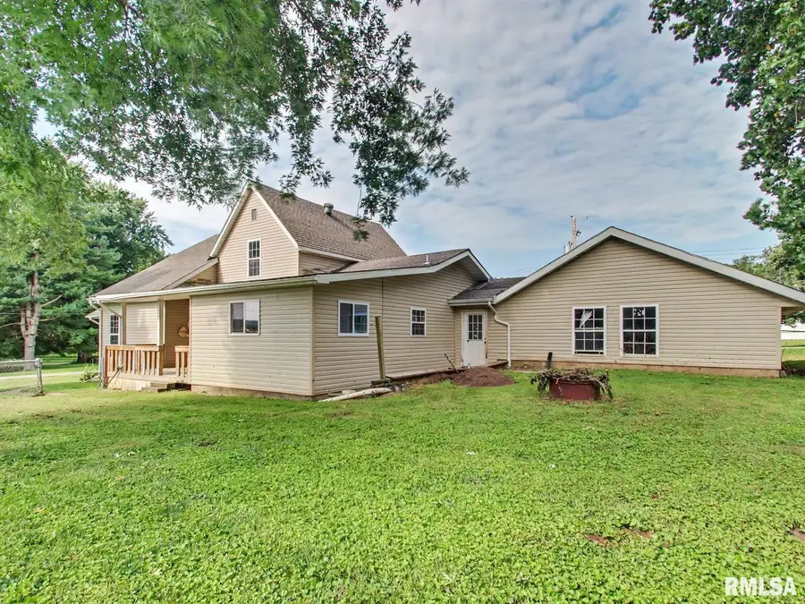 395 W Grand Street, Kinderhook, IL 62345 - #3
