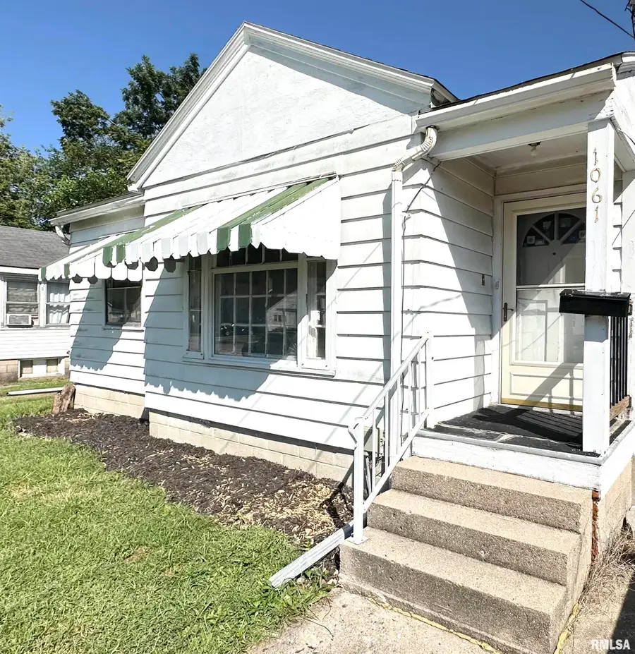1061 E South Street, Galesburg, IL 61401 - #2